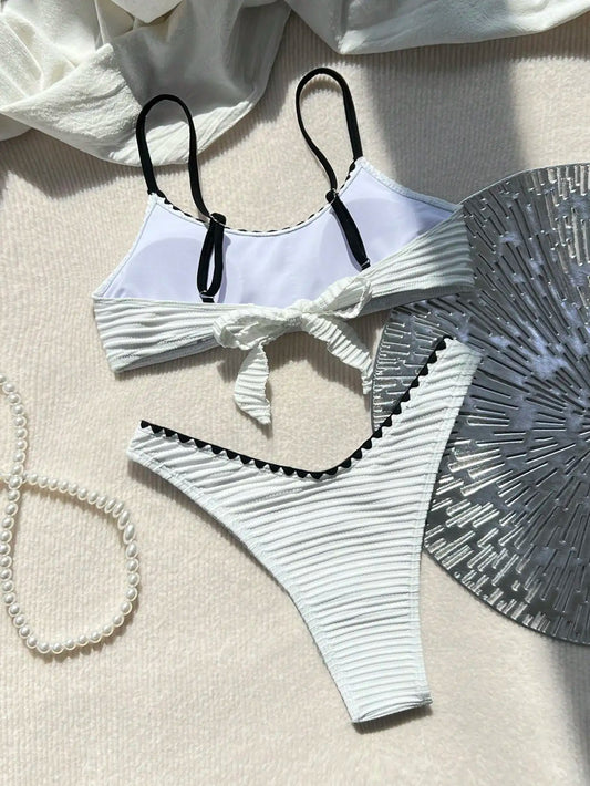 Bikini design split halterneck set summer swimsuit is comfortable for surfing holidays