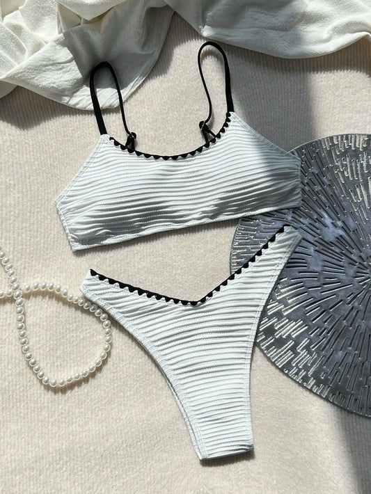 Bikini design split halterneck set summer swimsuit is comfortable for surfing holidays